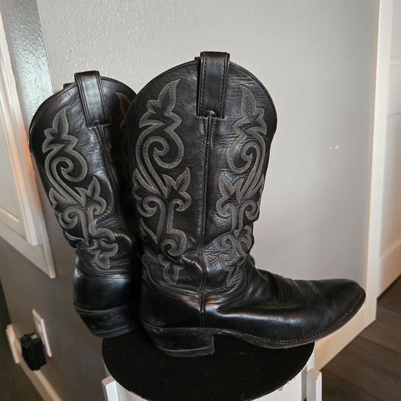 Justin Boots | Shoes | 1 B Justin Boots Black London Calf  display picture 2